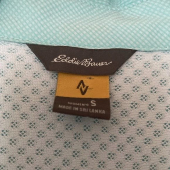 Eddie Bauer Lightweight Long Sleeved Button Shirt, Mint color, Size Small - Picture 3 of 4